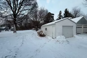 434 Evergreen Park Blvd, Litchfield, MN 55355 - Photo 16