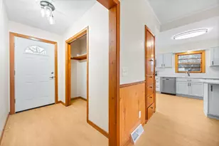 540 Brown St SW, Hutchinson, MN 55350 - Photo 10