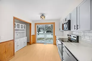 540 Brown St SW, Hutchinson, MN 55350 - Photo 4