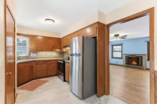 2300 W 95th St, Bloomington, MN 55431 - Photo 8