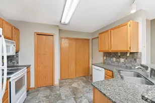 12932 Echo Ln, Apple Valley, MN 55124 - Photo 16