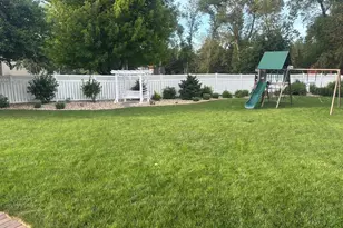 817 Cullen Cir, Marshall, MN 56258 - Photo 8