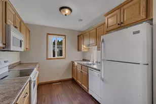 617 Cottonwood Ave, Litchfield, MN 55355 - Photo 4