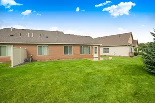 647 Cottonwood Ave, Litchfield, MN 55355 - Photo 22