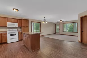 647 Cottonwood Ave, Litchfield, MN 55355 - Photo 6