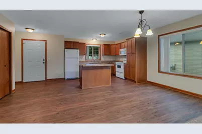 647 Cottonwood Avenue, Litchfield, MN 55355 - Photo 4