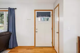 984 Tuscarora Ave, Saint Paul, MN 55102 - Photo 2