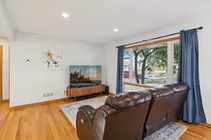 984 Tuscarora Ave, Saint Paul, MN 55102 - Photo 4