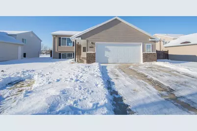 3023 33rd Street S, Moorhead, MN 56560 - Photo 2