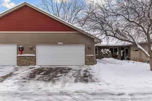 7095 Ivy Ridge Ln, Circle Pines, MN 55014 - Photo 2