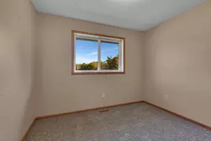 203 Appaloosa Ct, Braham, MN 55006 - Photo 10