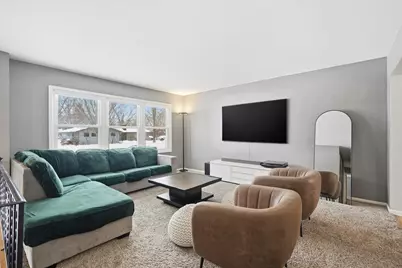 7048 Montrose Road, Woodbury, MN 55125 - Photo 4