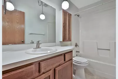 2052 Bradley Street, Maplewood, MN 55117 - Photo 14