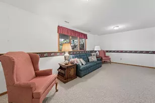 625 E 1st St, Waconia, MN 55387 - Photo 26