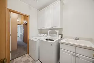 519 Holly Ln N, Oakdale, MN 55128 - Photo 20