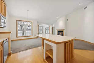 519 Holly Ln N, Oakdale, MN 55128 - Photo 10