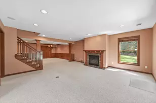 7 Hawthorne Ct, North Oaks, MN 55127 - Photo 30