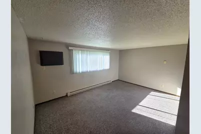 1918 Greenwood Street E, Thief River Falls, MN 56701 - Photo 6
