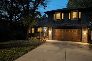 6418 25th St N, Oakdale, MN 55128 - Photo 2