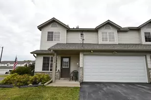 1024 Amanda Ct SW, Pine Island, MN 55963 - Photo 2