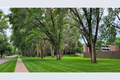 2800 Hamline Avenue N #332, Roseville, MN 55113 - Photo 4