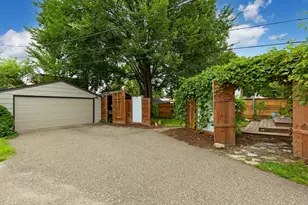 3324 Weenonah Pl, Minneapolis, MN 55417 - Photo 30