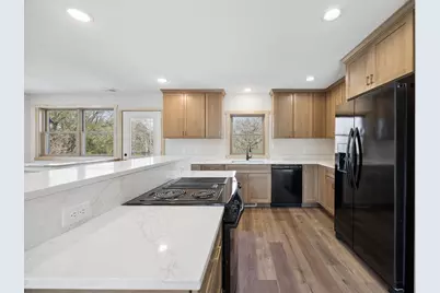 247 Glenmar Avenue, Mahtomedi, MN 55115 - Photo 8