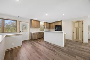 247 Glenmar Ave, Mahtomedi, MN 55115 - Photo 6