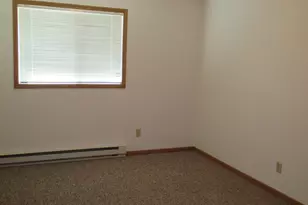 512 Maple Ln, Grove City, MN 56243 - Photo 6