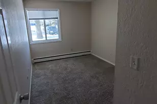 808 E Evergreen Ave, Olivia, MN 56277 - Photo 6