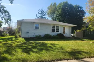 510 5th St SE, Pipestone, MN 56164 - Photo 1