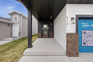 6722 Meadow View Dr S, Fargo, ND 58104 - Photo 4
