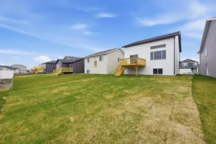 6722 Meadow View Dr S, Fargo, ND 58104 - Photo 34