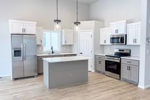 6722 Meadow View Dr S, Fargo, ND 58104 - Photo 6