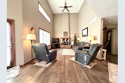 1085 Briarwood Drive, Worthington, MN 56187 - Photo 34