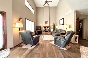 1085 Briarwood Dr, Worthington, MN 56187 - Photo 34