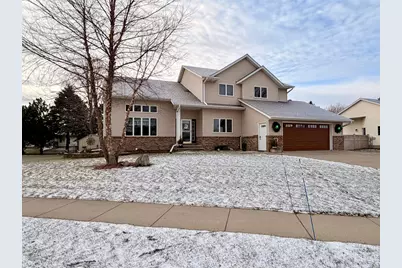 1085 Briarwood Drive, Worthington, MN 56187 - Photo 2