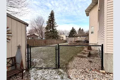 1085 Briarwood Drive, Worthington, MN 56187 - Photo 6