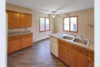 939 Duluth Avenue N, Thief River Falls, MN 56701 - Photo 6