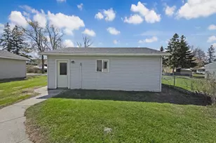 939 Duluth Ave N, Thief River Falls, MN 56701 - Photo 22