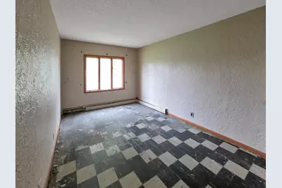 939 Duluth Avenue N, Thief River Falls, MN 56701 - Photo 12