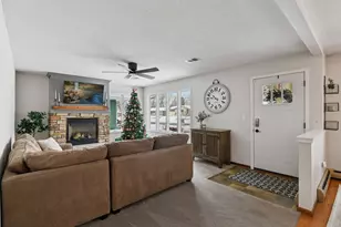 317 W 4th St, Waconia, MN 55387 - Photo 4