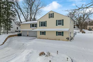 425 19th Ave SW, Rochester, MN 55902 - Photo 2