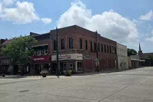 104 S Broadway Ave, Albert Lea, MN 56007 - Photo 1