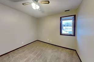 891 Hazelwood St, Saint Paul, MN 55106 - Photo 10