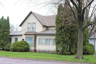 1407 Desoto Ave N, Glencoe, MN 55336 - Photo 2