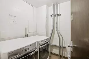 400 Groveland Ave, Minneapolis, MN 55403 - Photo 20