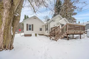 346 Maple St, Glenwood City, WI 54013 - Photo 4