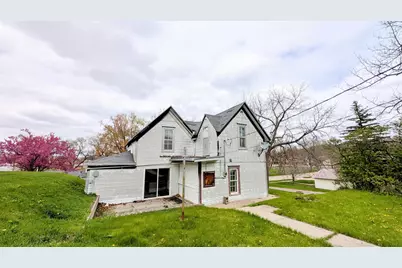 112 Bluff Street E, Lake Benton, MN 56149 - Photo 4