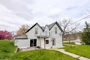 112 Bluff Street E, Lake Benton, MN 56149 - Photo 4